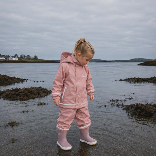 Regngalli fyrir börn frá Tutu – vatnsheld regnföt með lausri flíspeysu