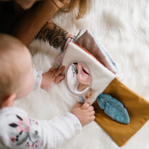 Mjúk skynjunarbók fyrir ungbörn frá Babyono